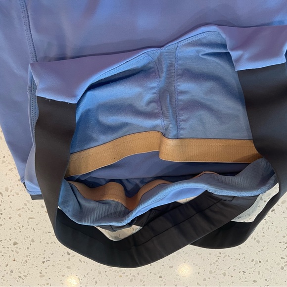 Lululemon Size 6 Tank Top Brad Built In . - Picture 4 of 7